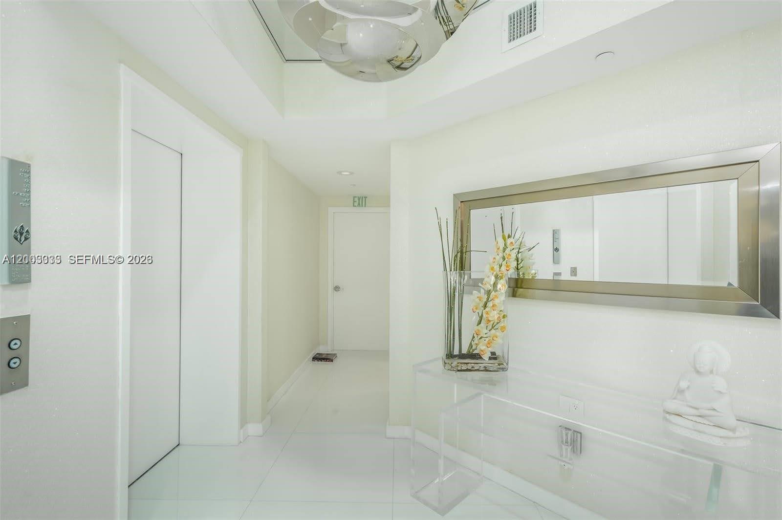 2711 HOLLYWOOD BEACH COND - Residential