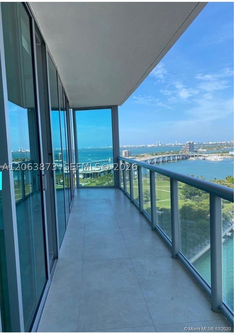 888 Biscayne Blvd 4009