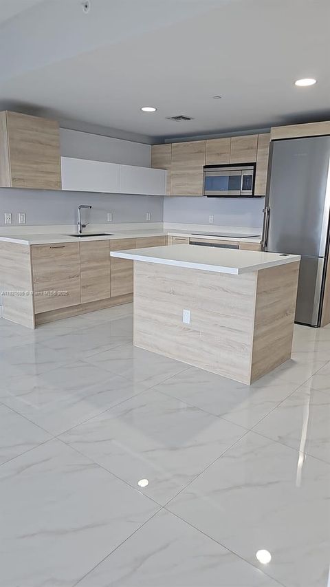 16385 Biscayne Blvd 902 North Miami Beach FL 33160