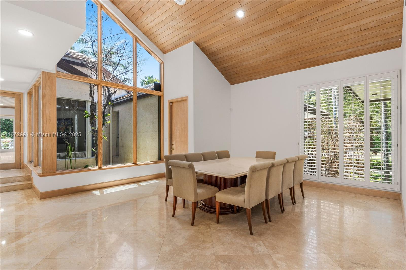 WHITE ESTATES - Residential Lease