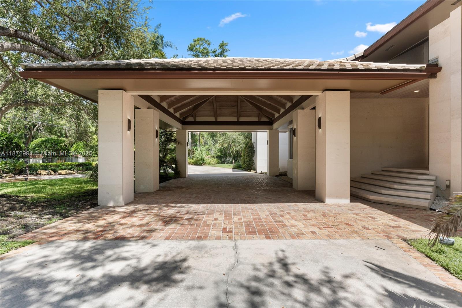 WHITE ESTATES - Residential Lease