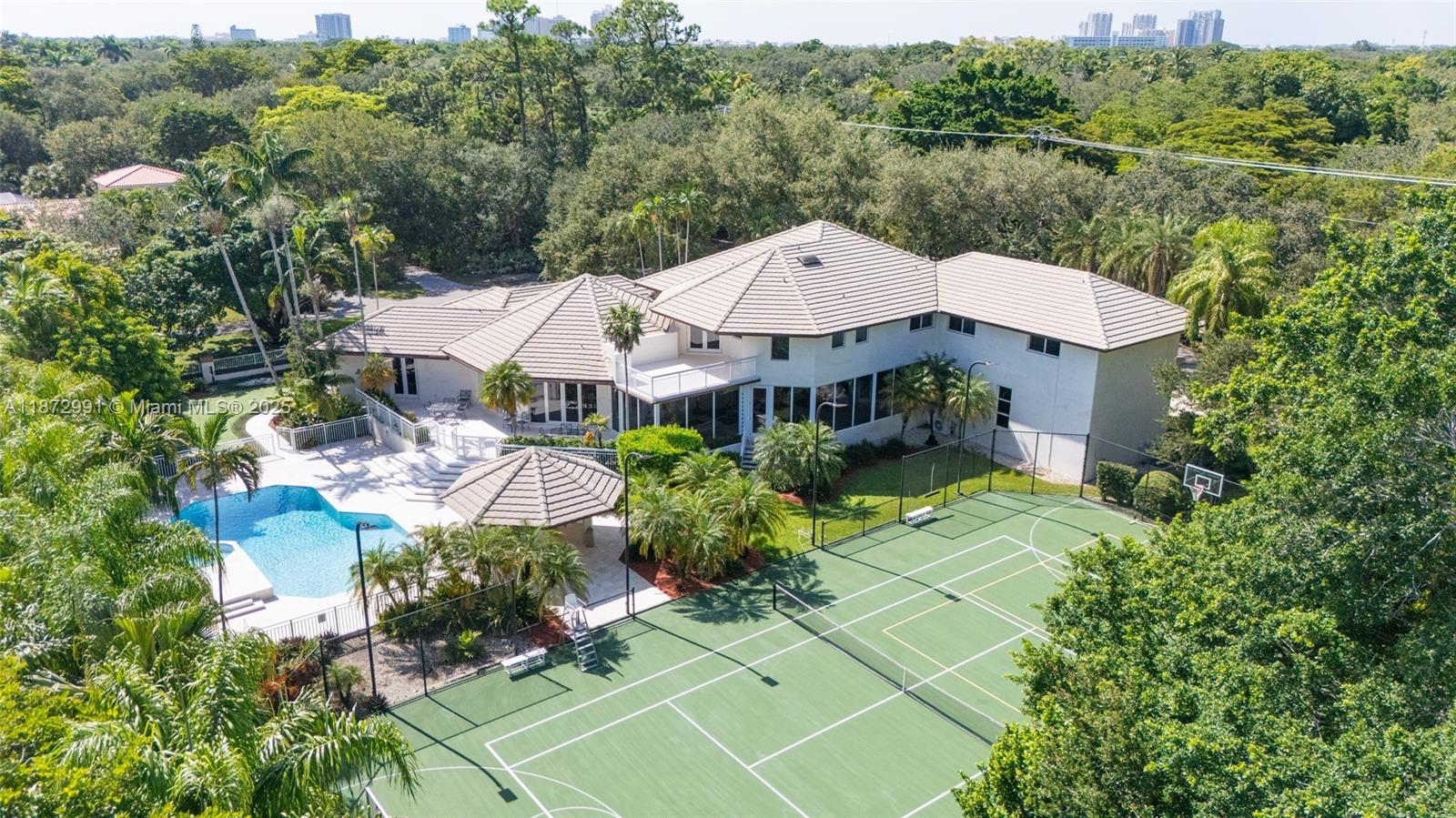 WHITE ESTATES - Residential Lease