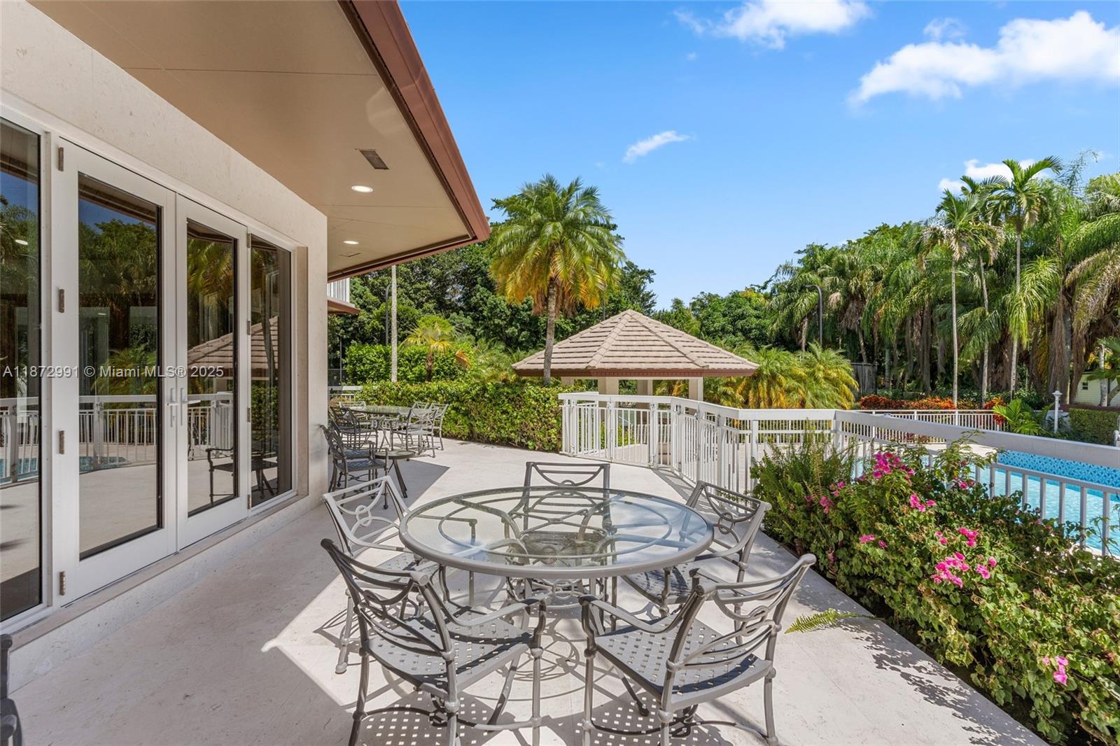 WHITE ESTATES - Residential Lease