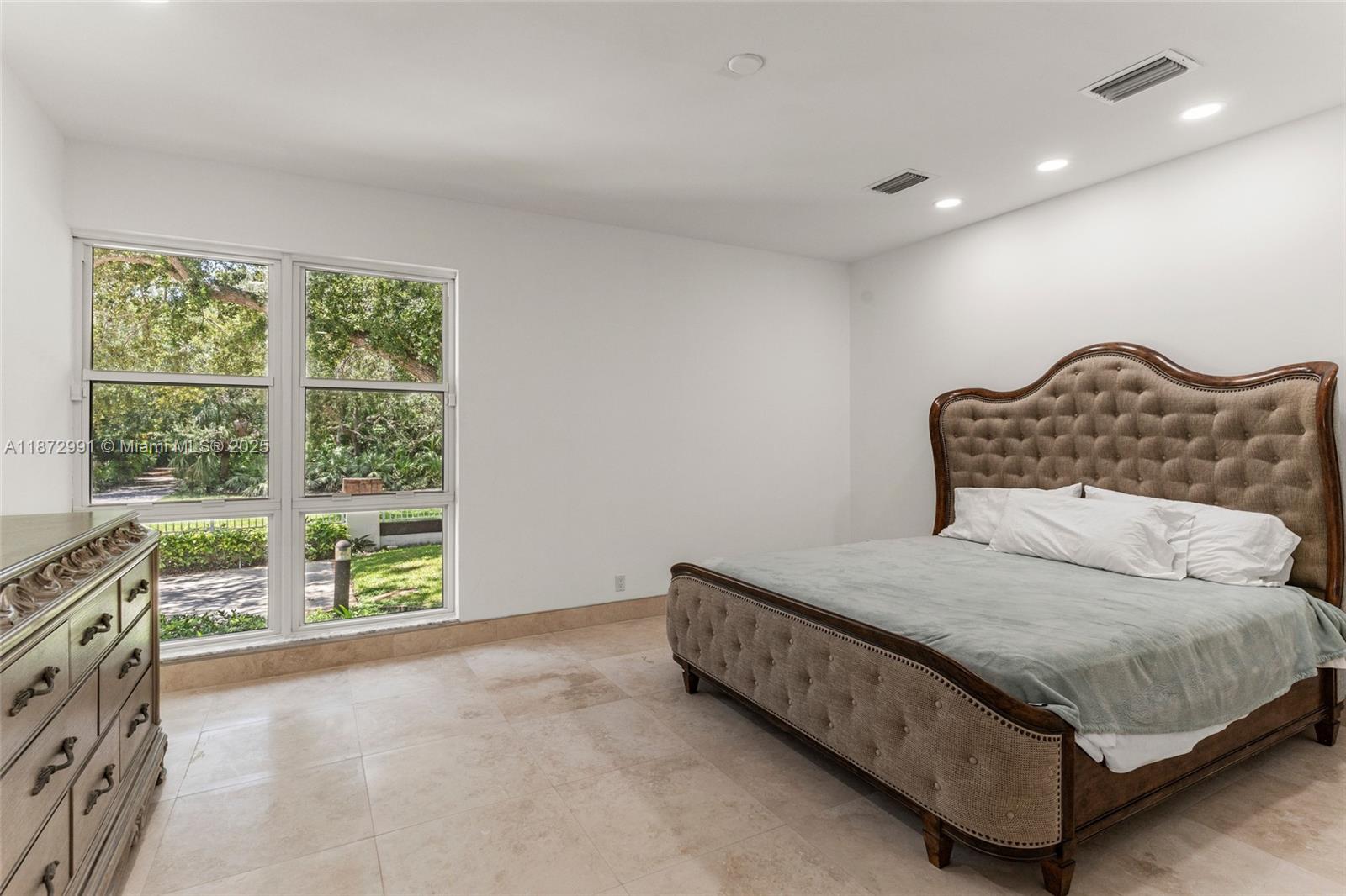 WHITE ESTATES - Residential Lease