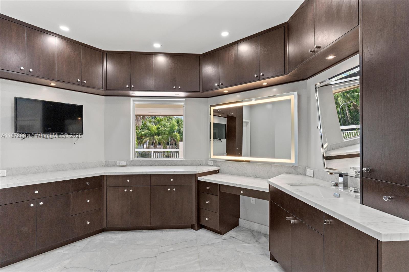 WHITE ESTATES - Residential Lease