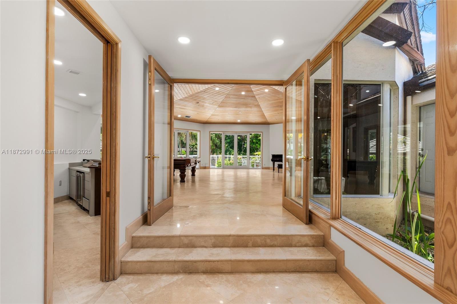 WHITE ESTATES - Residential Lease