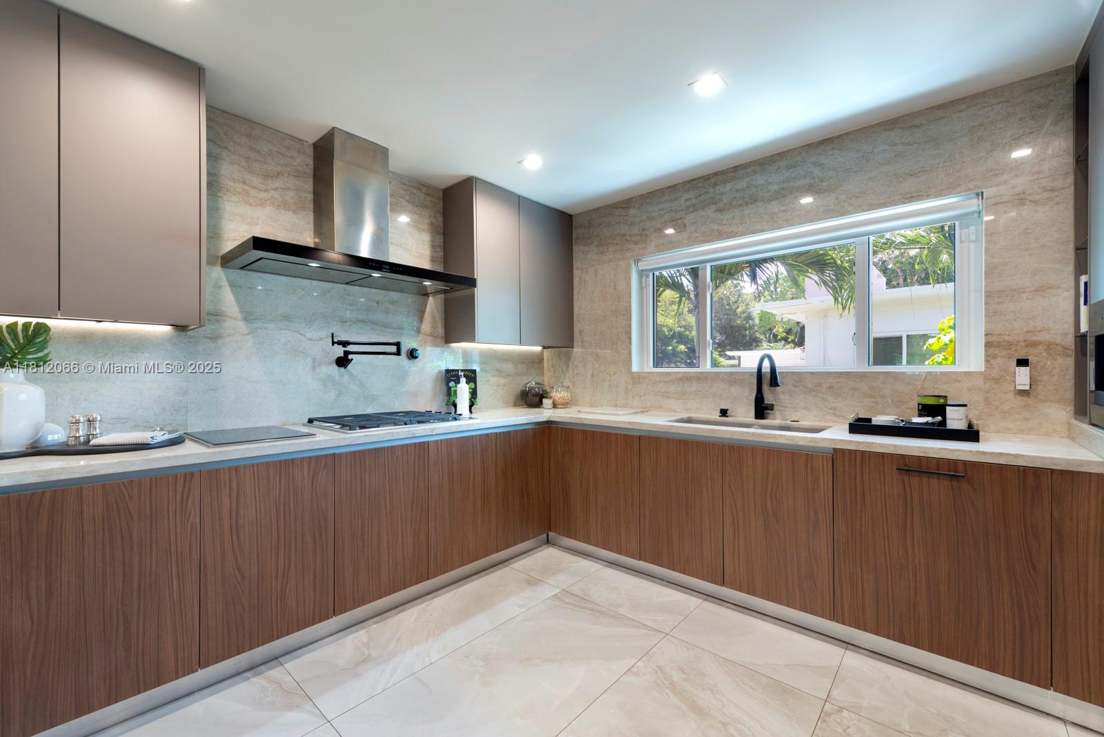 RIVER BAY PARK ADDN - Residential
