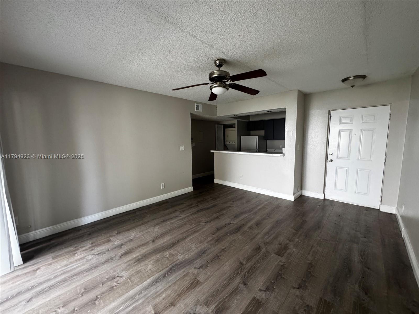5646 Rock Island Rd 200