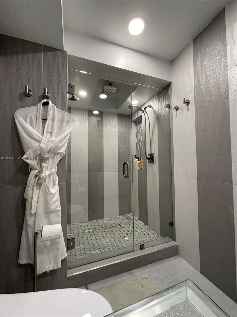 Winston Towers 600 HOA - Residential