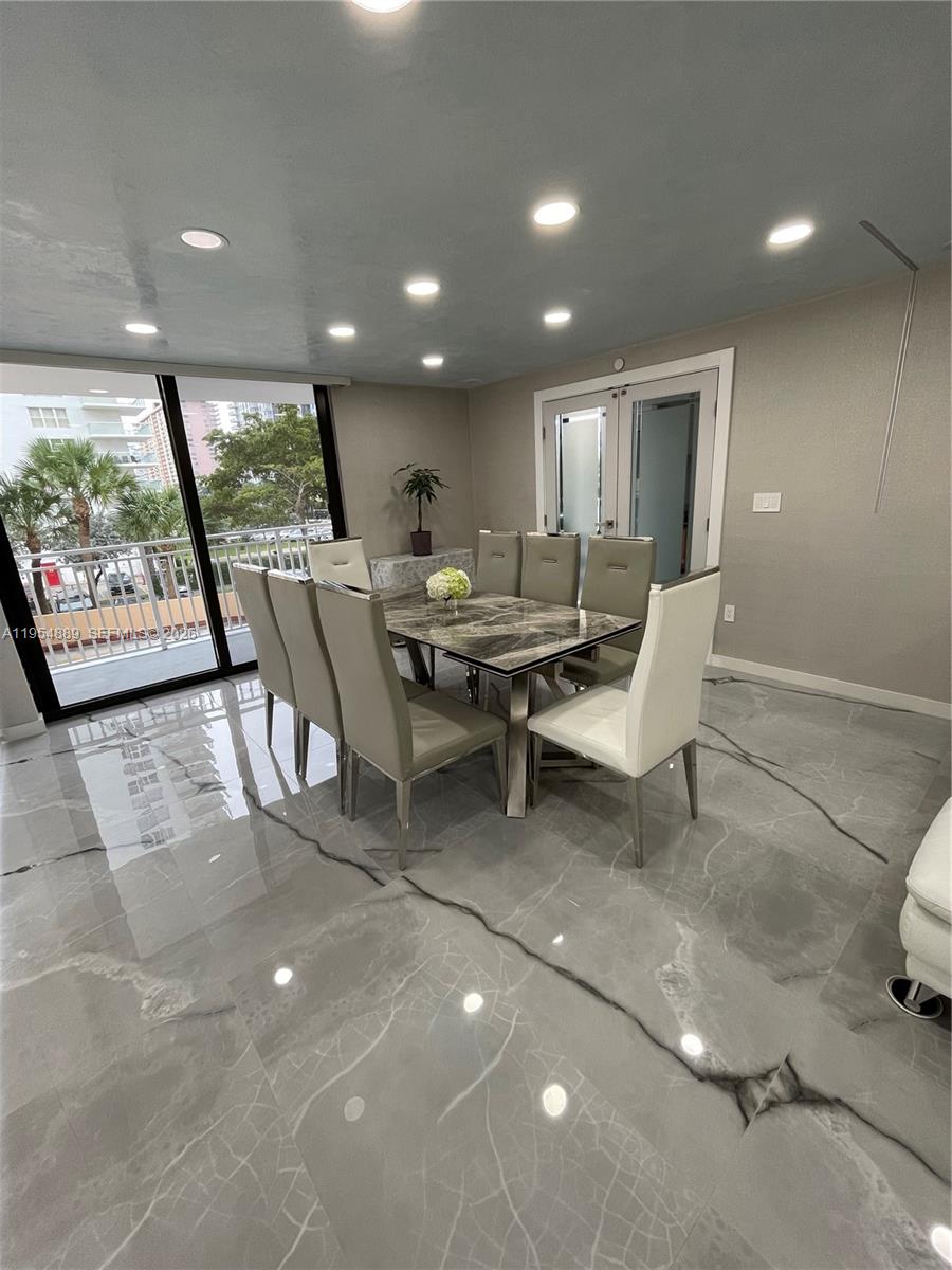 Winston Towers 600 HOA - Residential