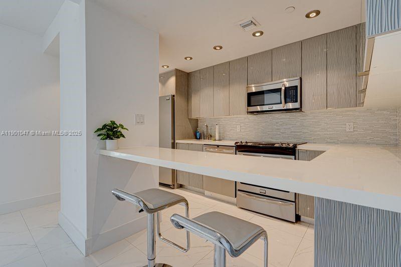 MIRADOR 1000 CONDO - Residential Lease