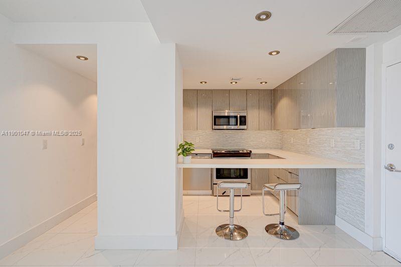 MIRADOR 1000 CONDO - Residential Lease