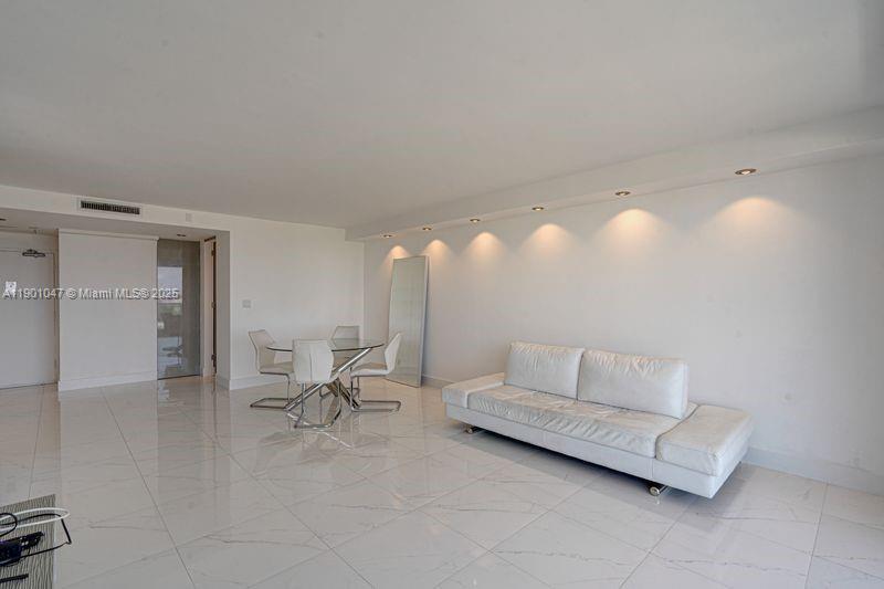 MIRADOR 1000 CONDO - Residential Lease