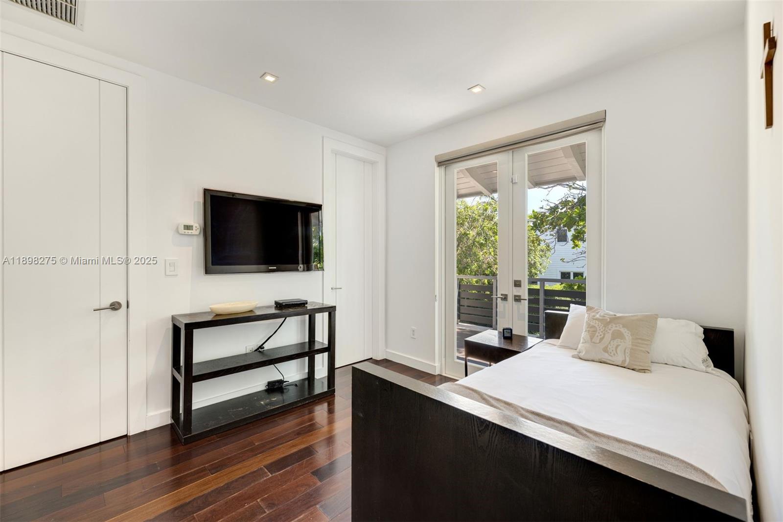 BISCAYNE KEY ESTATES - Residential Lease