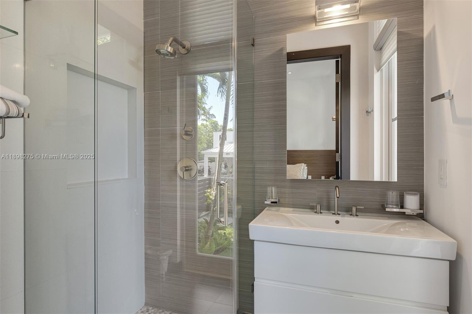 BISCAYNE KEY ESTATES - Residential Lease