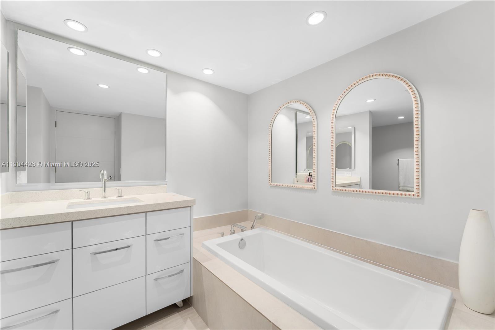 VENETIA CONDO - Residential