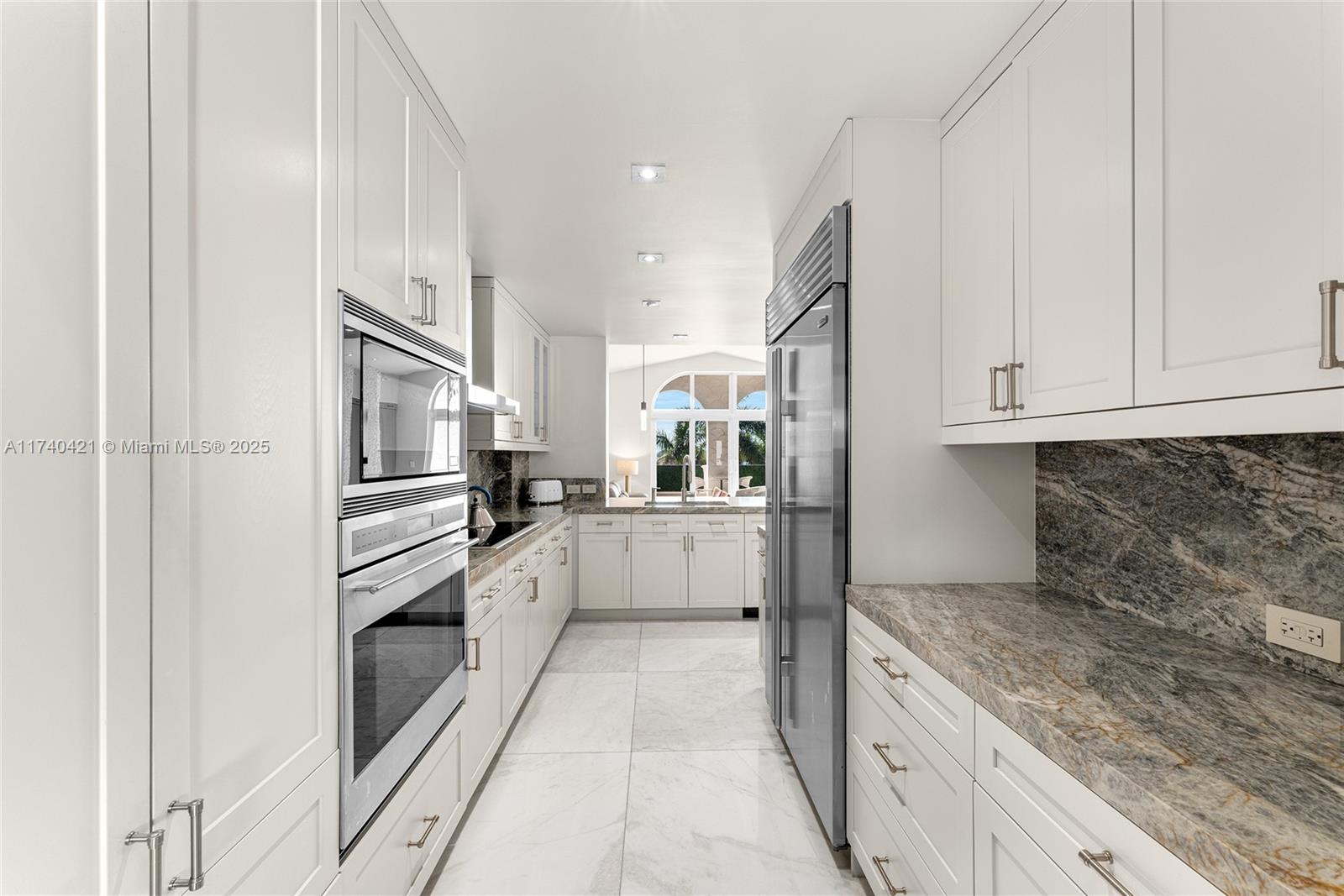 2042 Fisher Island Dr 2042