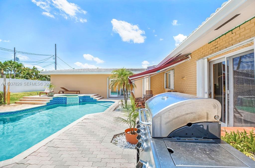 CORAL RIDGE ISLES - Residential