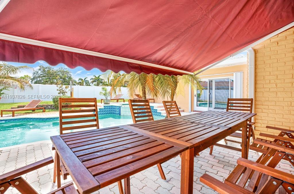 CORAL RIDGE ISLES - Residential
