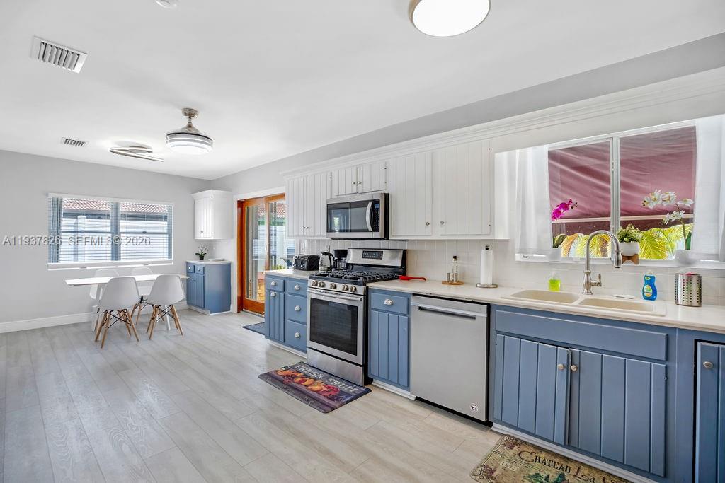 CORAL RIDGE ISLES - Residential