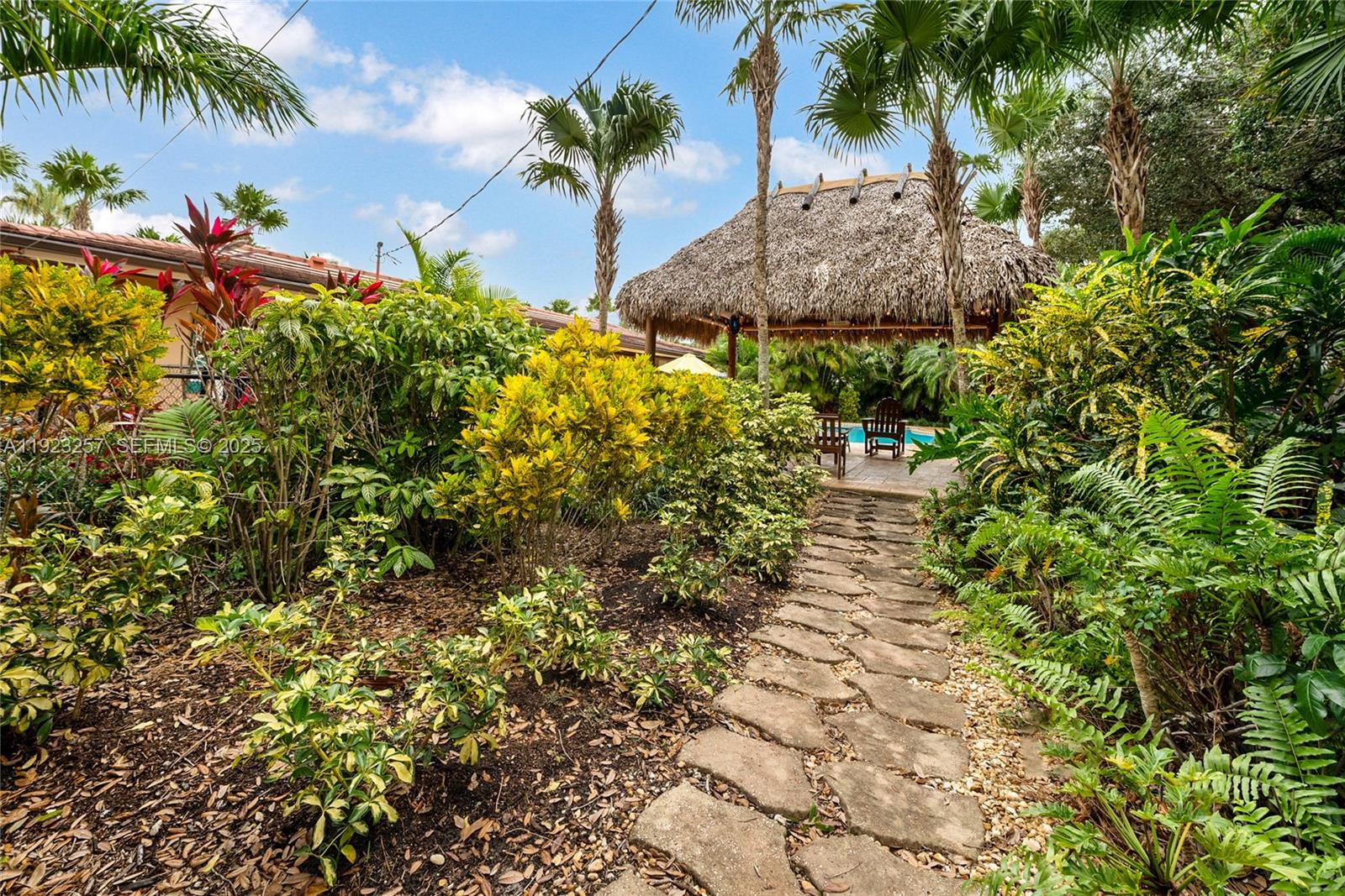 CORAL REEF ESTATES - Residential