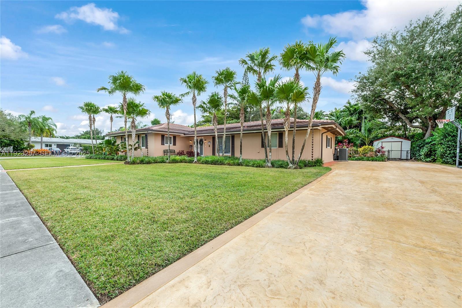 CORAL REEF ESTATES - Residential