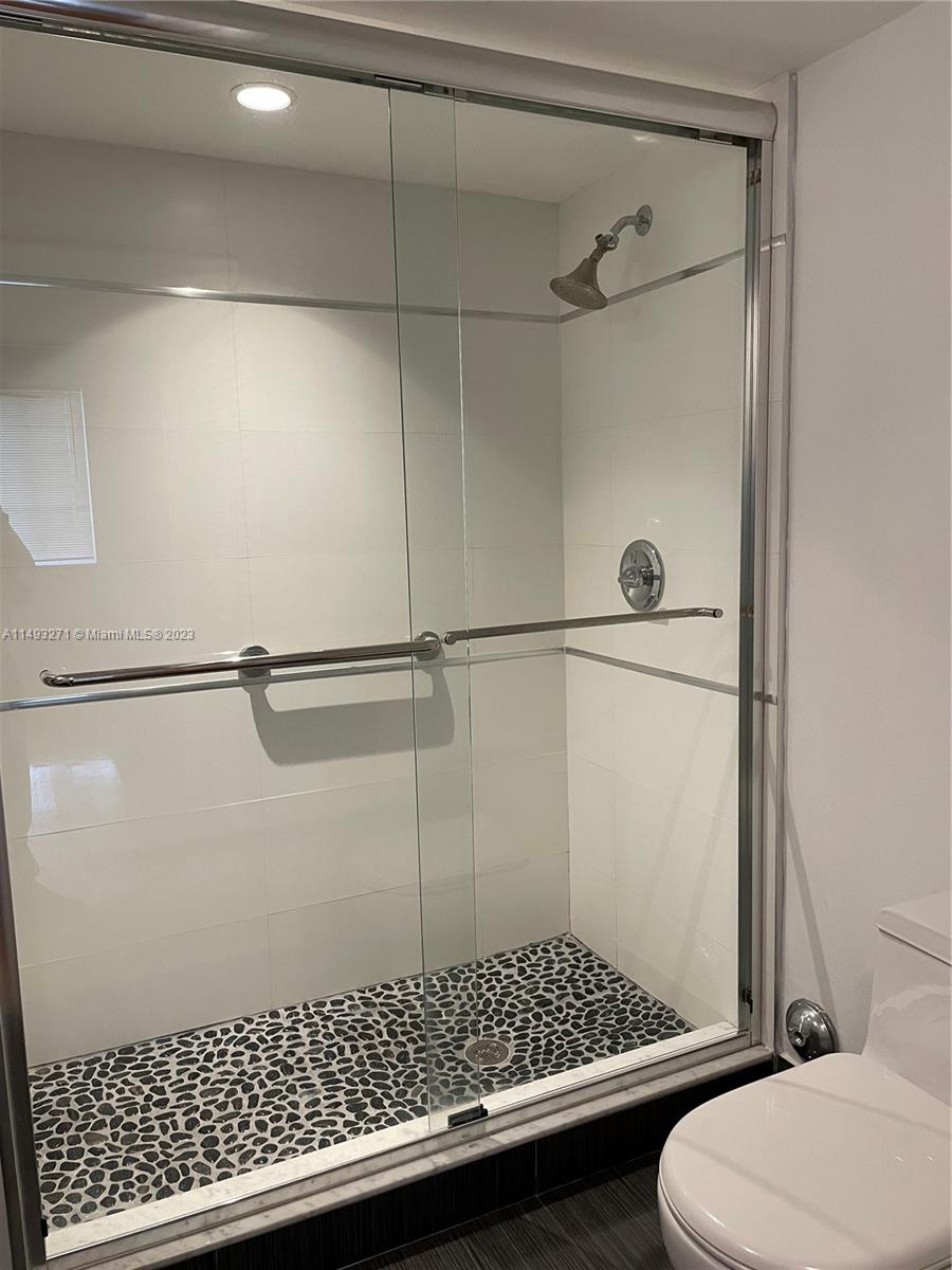 ENCLAVE AT DORAL CONDO NO - Residential Lease