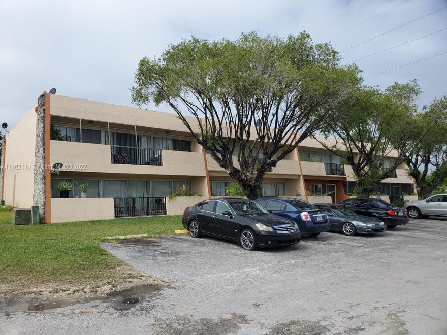 Investor Alert: Rented 2nd floor 2 Bed 2 Bath unit in Sunrise, an established Condo/Townhouse community in Homestead, FL. The association for this building does not require buyers to be approved. Fantastic opportunity to purchase a turn key investment & start making money immediately! The tenants take good care of this property and they want to stay. Features include tile throughout all areas and in both bedrooms, a screened porch and a laundry room down the hall. The building had the Water Main replaced and the roof refurbished 3 years ago. The main electric system to the building was also updated. The Association Fee includes Roof Repairs, Water, maintenance of the common areas, Lawn Service/Landscaping and use of a community Pool / Tennis Court