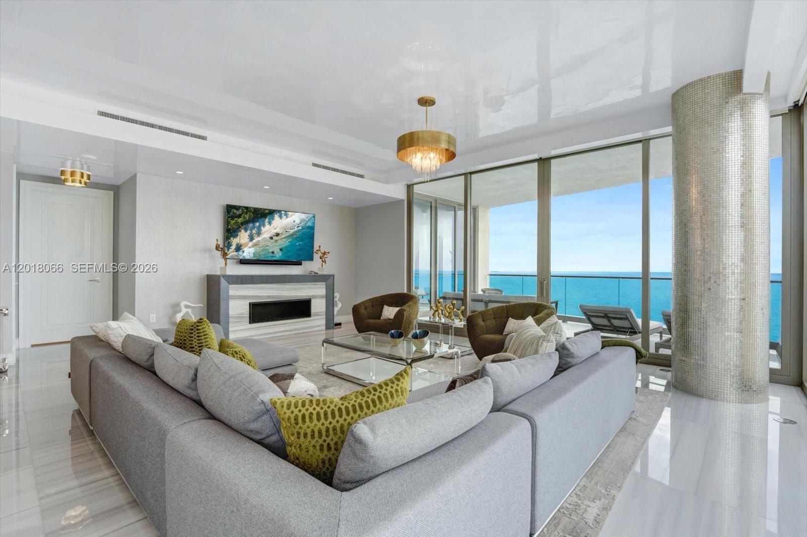 17901 Collins Ave 2704
