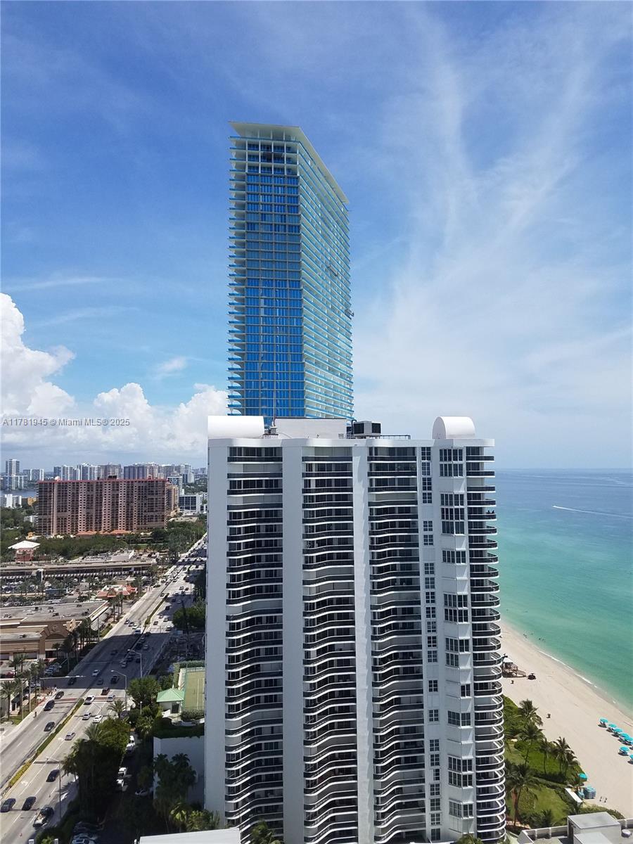 LA PERLA CONDO - Residential Lease