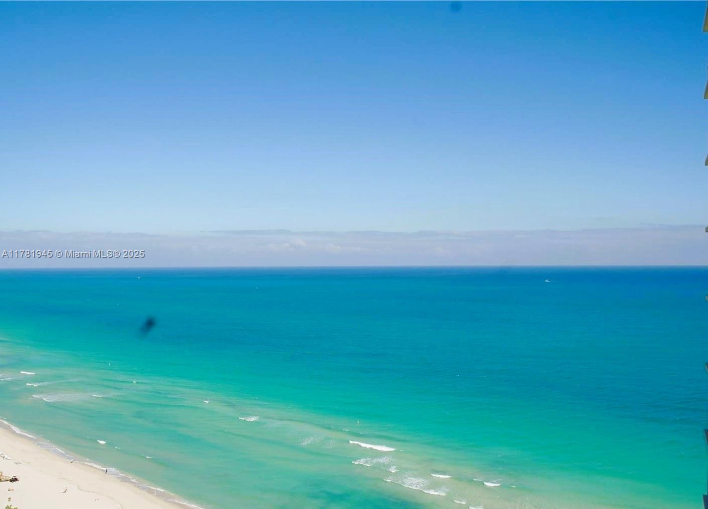 LA PERLA CONDO - Residential Lease