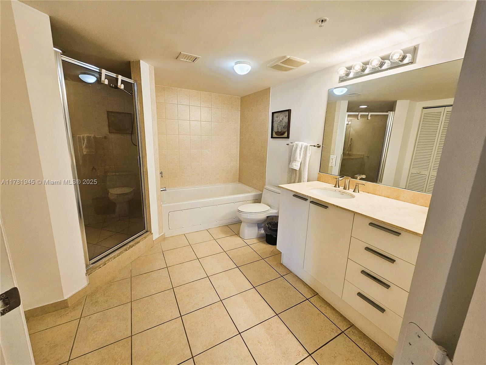 LA PERLA CONDO - Residential Lease