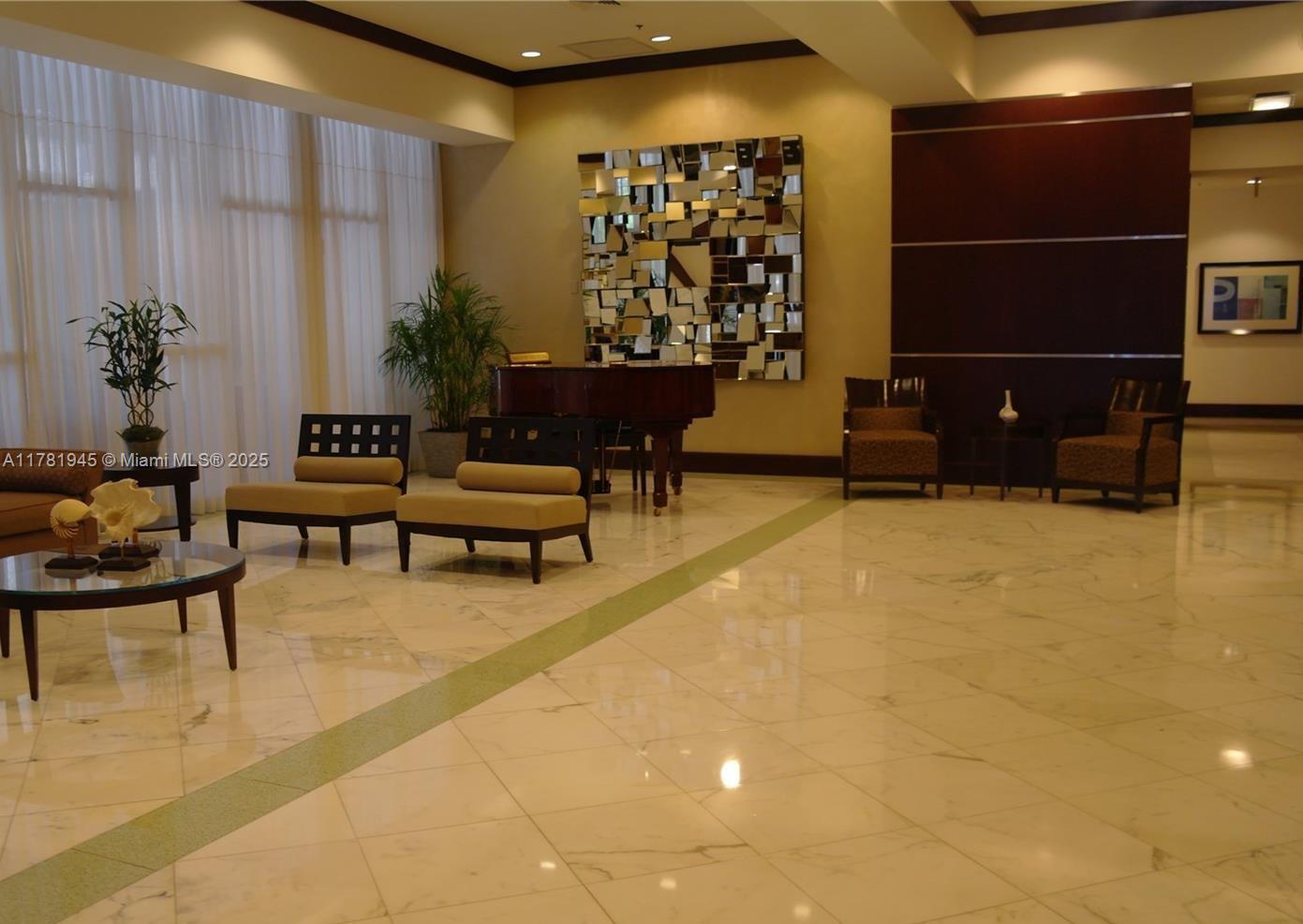 LA PERLA CONDO - Residential Lease