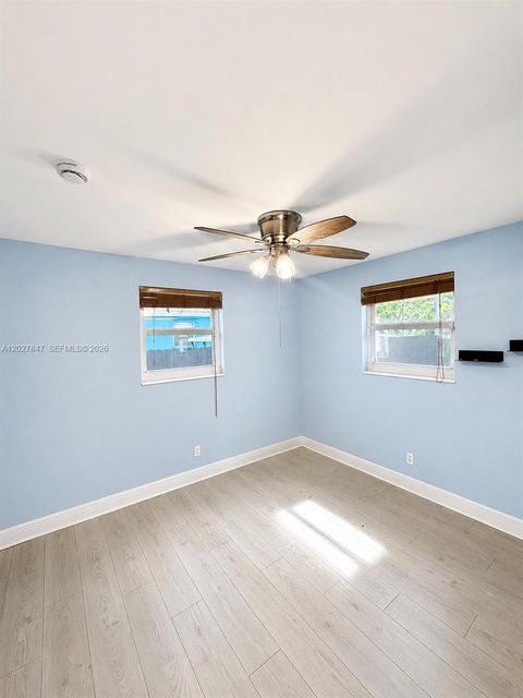 Tiny photo for 5651 NE 9th Ave, Oakland Park, FL 33334 (MLS # A12027847)