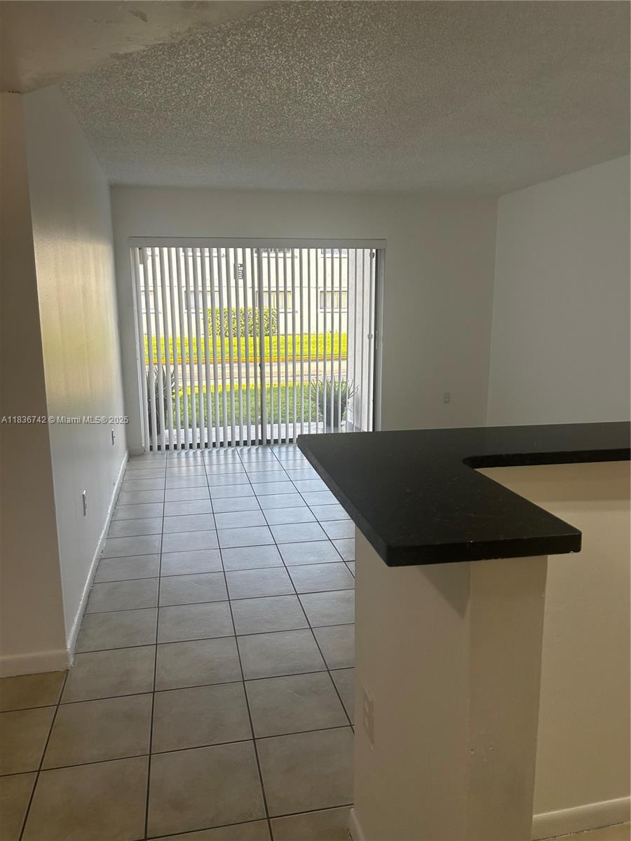 7110 NW 179th St 110, Hialeah, FL, 33015/$230,000 2 7110 NW 179th St 110