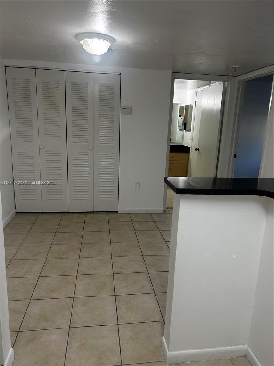 7110 NW 179th St 110, Hialeah, FL, 33015/$230,000 3 7110 NW 179th St 110