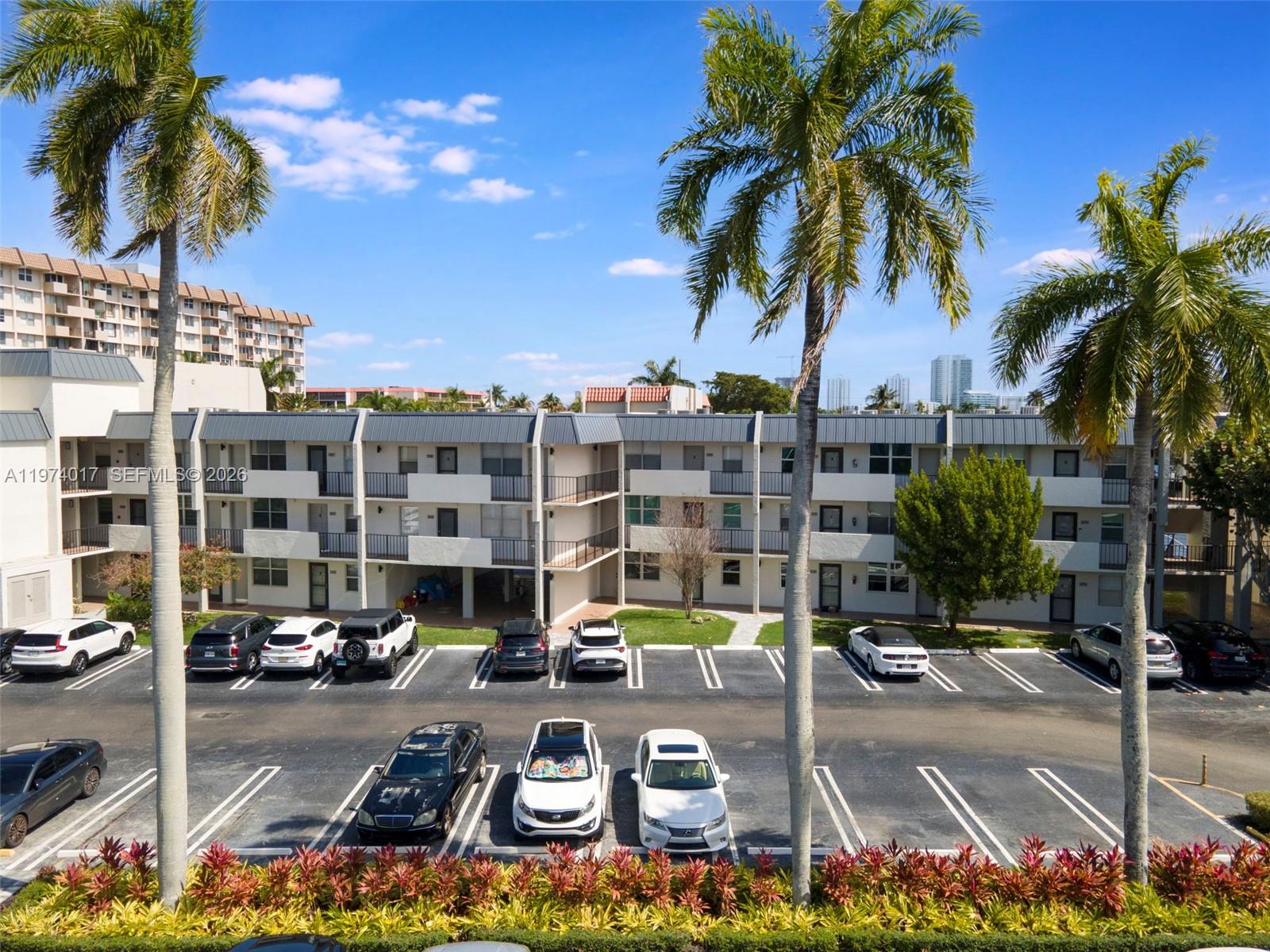 ISLAND CLUB ONE CONDO - Residential