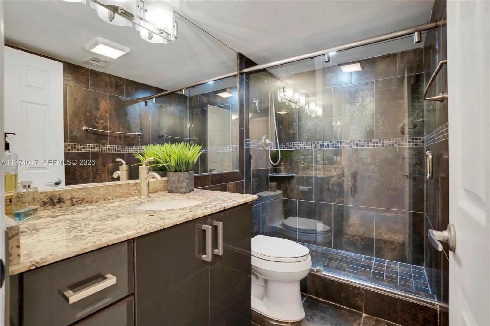 ISLAND CLUB ONE CONDO - Residential