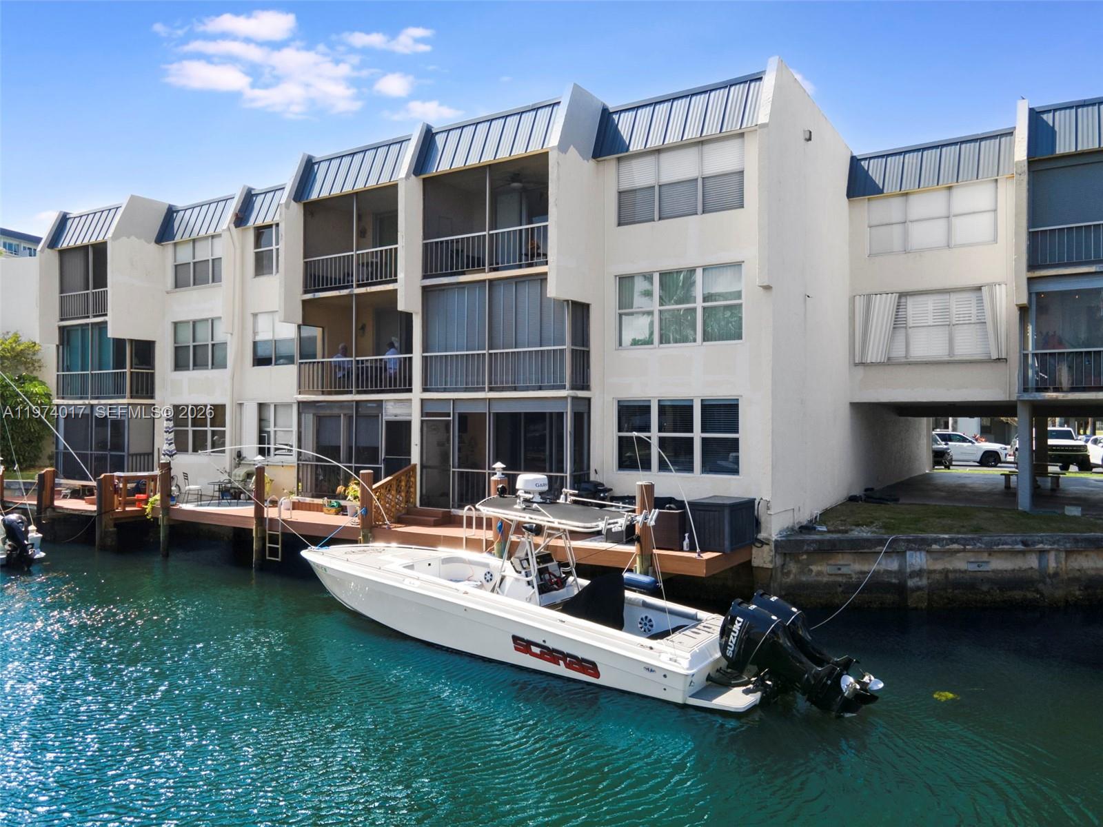 ISLAND CLUB ONE CONDO - Residential