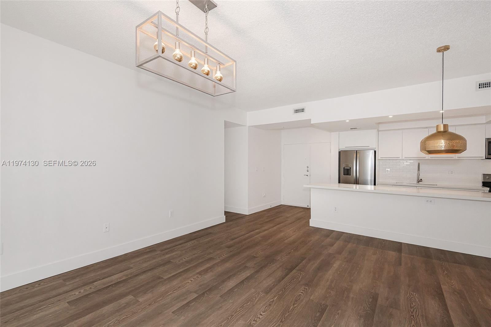 DORAL HOUSE CONDO NO 3 - Residential