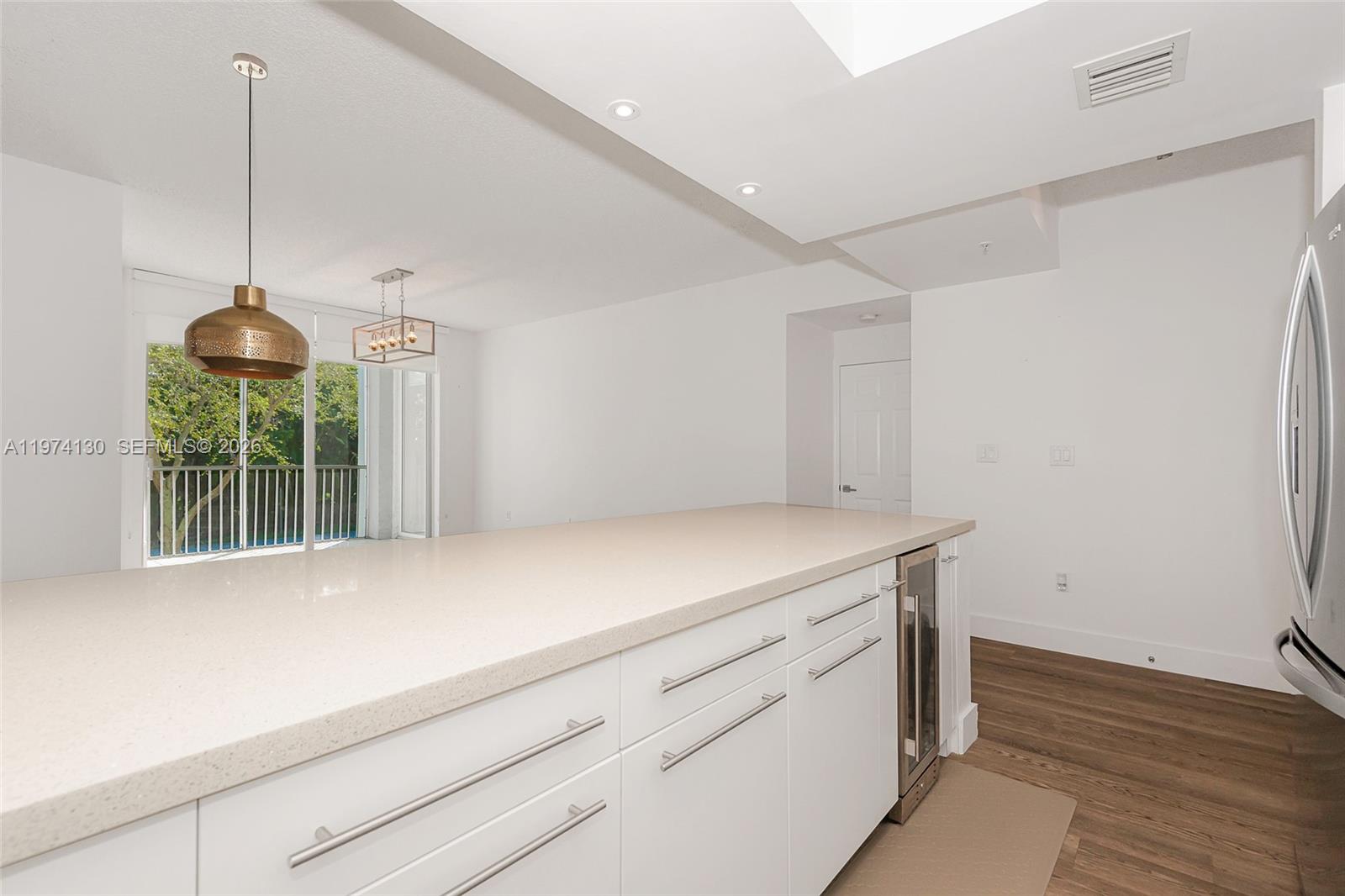 DORAL HOUSE CONDO NO 3 - Residential