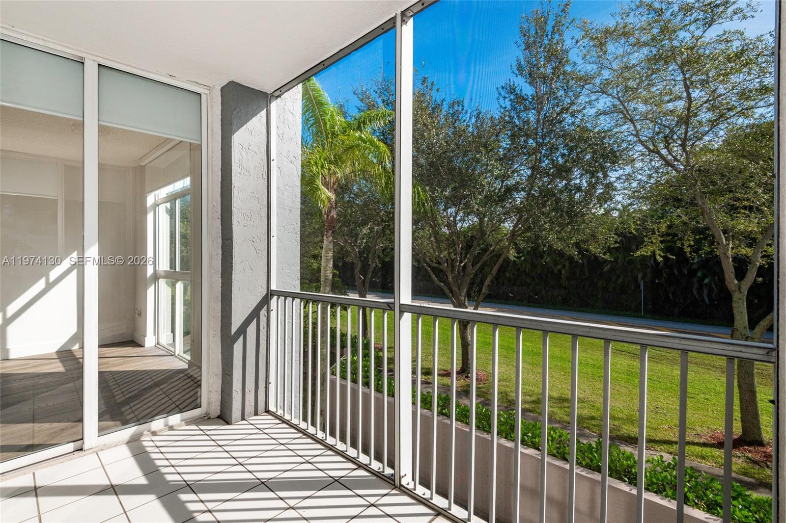 DORAL HOUSE CONDO NO 3 - Residential