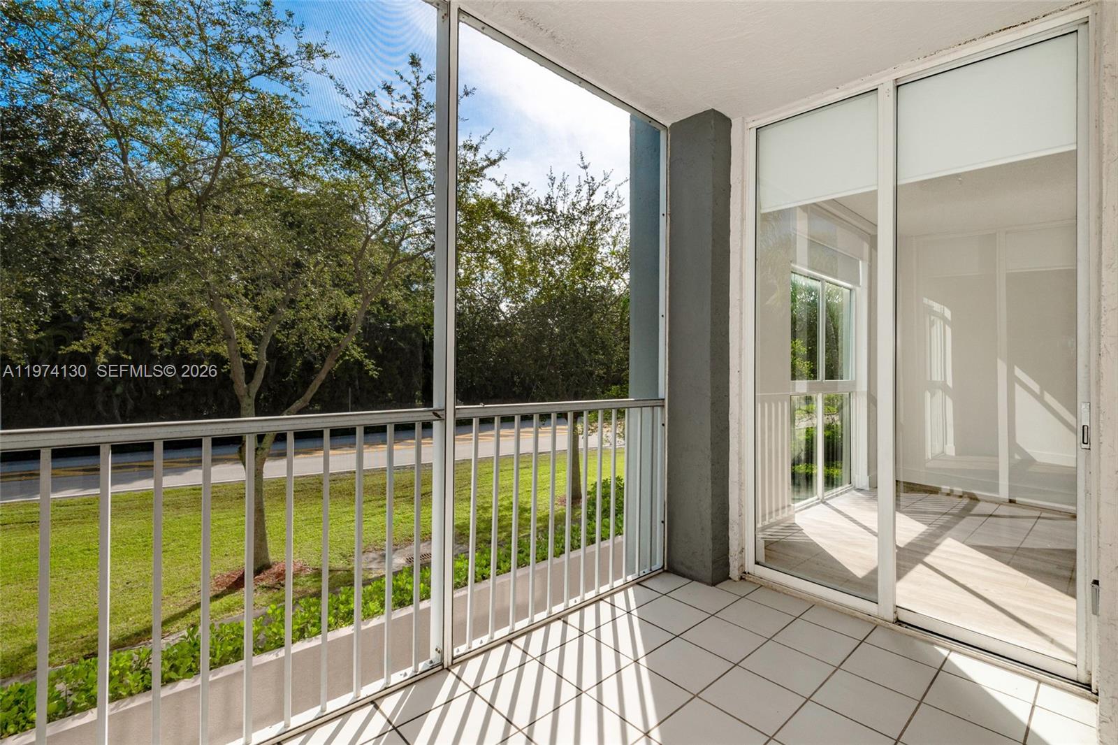 DORAL HOUSE CONDO NO 3 - Residential