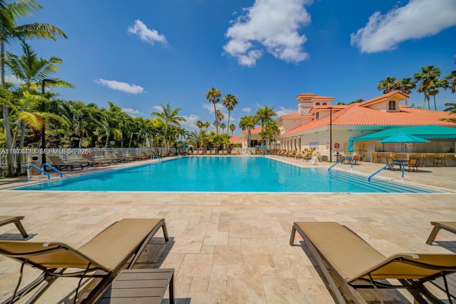 DORAL HOUSE CONDO NO 3 - Residential