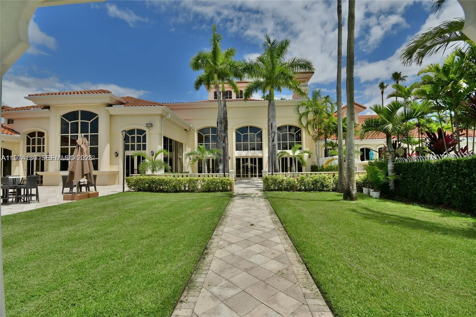 DORAL HOUSE CONDO NO 3 - Residential