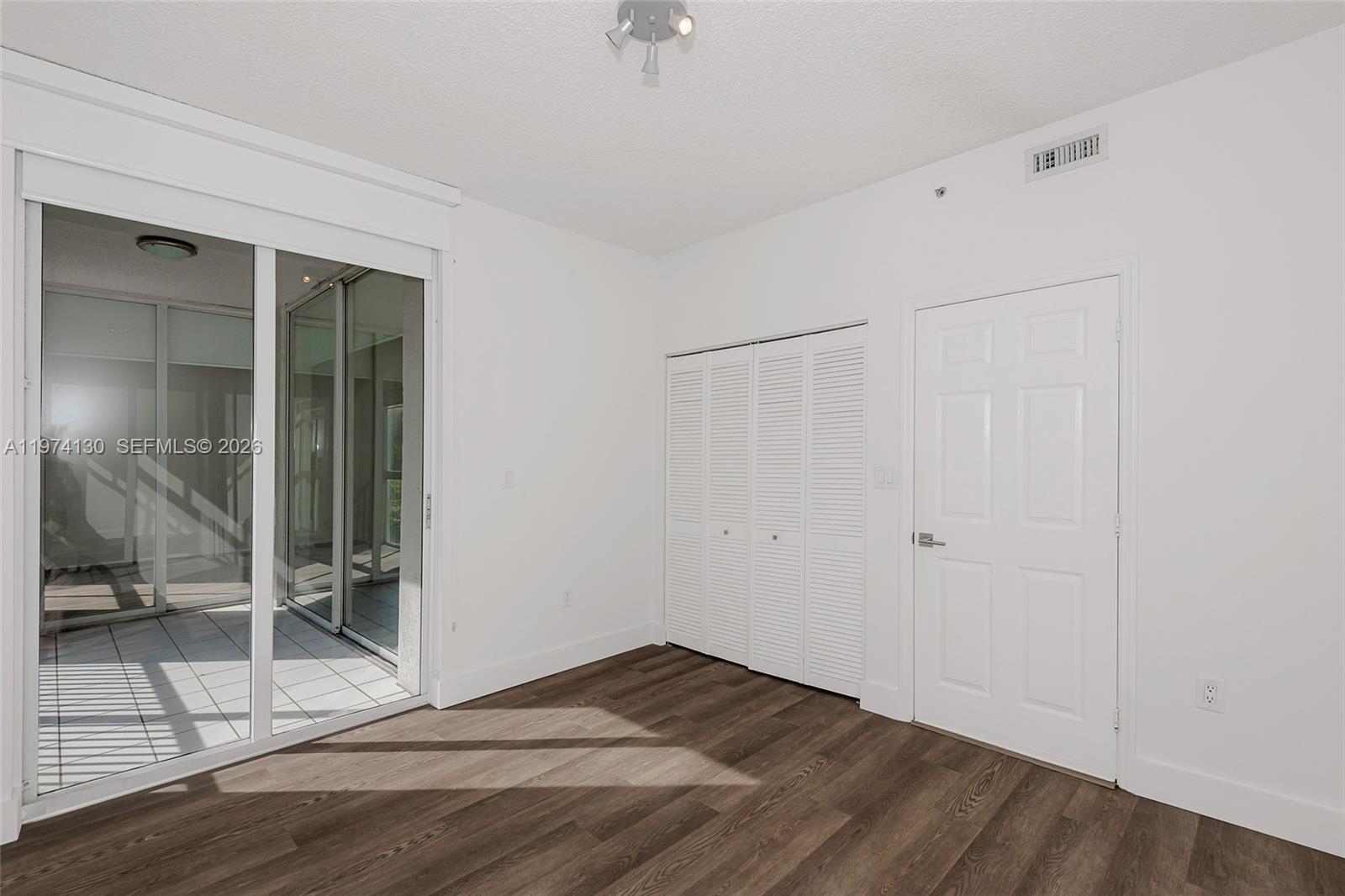 DORAL HOUSE CONDO NO 3 - Residential