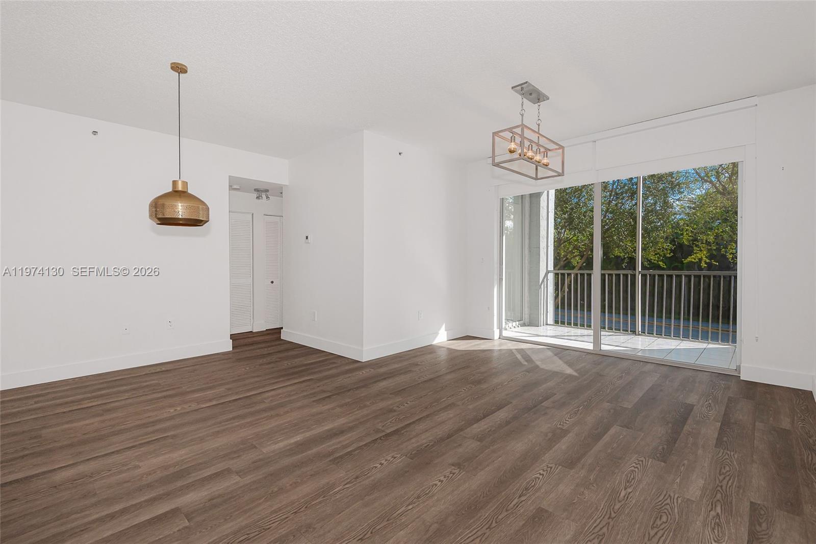 DORAL HOUSE CONDO NO 3 - Residential