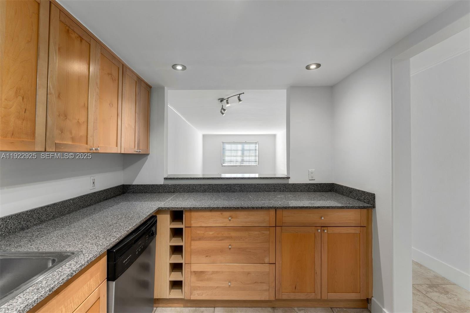 KEY BISCAYNE VI CONDO - Residential