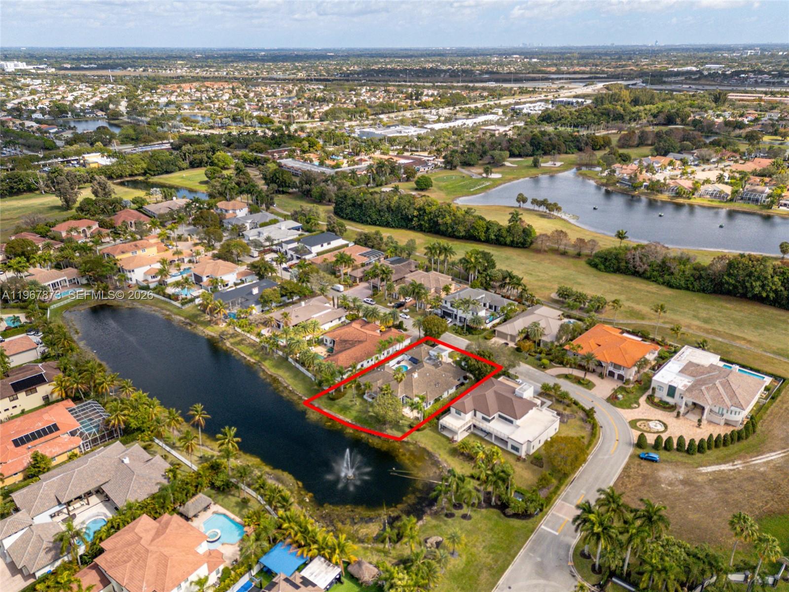 HOLLYWOOD LAKES COUNTRY C - Residential