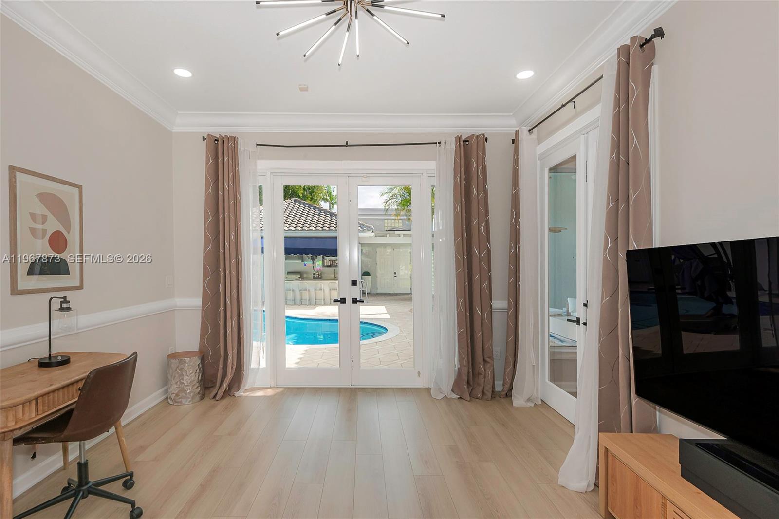 HOLLYWOOD LAKES COUNTRY C - Residential